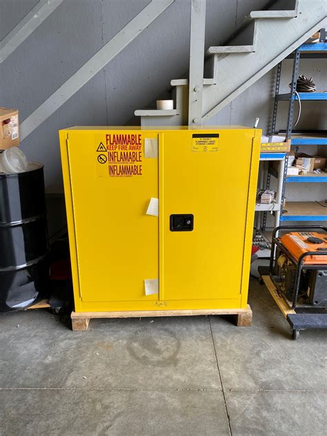 72 gallon capacity steel flammable storage cabinet|justrite flammable liquid storage cabinets.